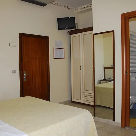 Nettuno Hotell 3*
